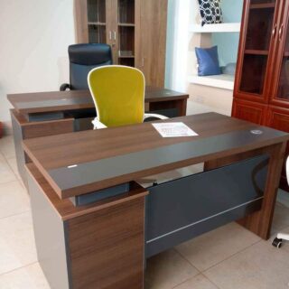 1400mm Executive Office Computer Desk featuring a sleek design with ample workspace and integrated storage solutions.