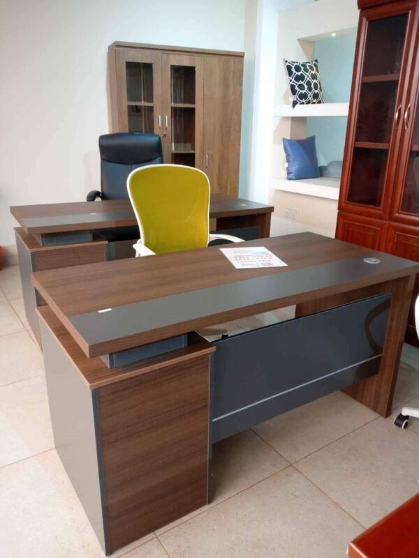 1400mm Executive Office Computer Desk featuring a sleek design with ample workspace and integrated storage solutions.