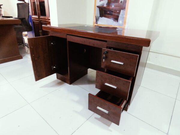 1400mm Modern Mahogany Executive Desk featuring a sleek design and ample workspace, ideal for offices.