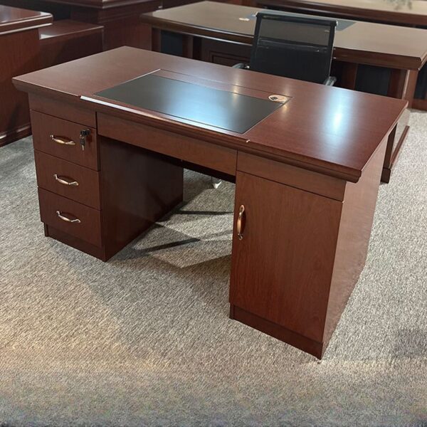 140cm Executive Boss Table with lockable drawers and spacious work surface.