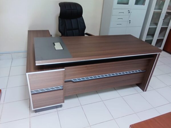 1800mm Modern Executive Manager's Desk with spacious surface, ergonomic design, and sleek, professional finish, ideal for modern office settings.