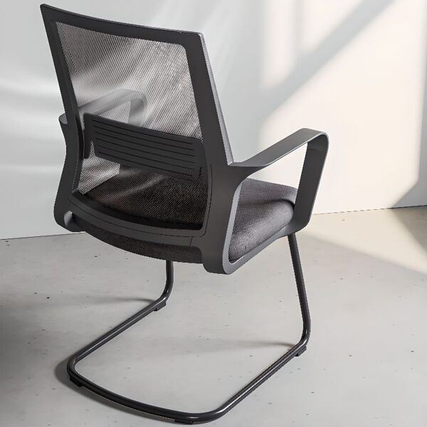 Simple Ergonomic Mesh Guest Chair with breathable backrest and padded seat, ideal for reception areas and waiting rooms.