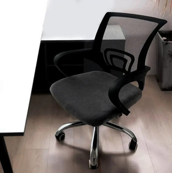 Clerical Mesh Computer Swivel Office Seat with breathable mesh backrest and adjustable height for ergonomic comfort.