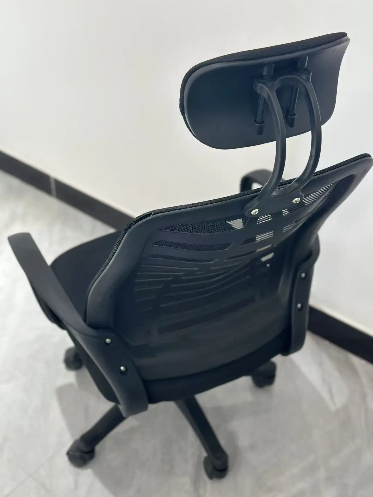 high back mesh headrest chair, mesh headrest chair, high back mesh chair, ergonomic mesh chair, mesh office chair, office chair with headrest, ergonomic high back chair, breathable mesh office chair, mesh executive chair, mesh task chair, mesh manager chair, mesh swivel chair, ergonomic swivel chair, high back swivel chair, high back office chair, office chair with lumbar support, mesh chair with lumbar support, ergonomic mesh headrest chair, adjustable headrest mesh chair, height adjustable mesh chair, reclining mesh chair, tilt lock mesh chair, synchro-tilt mesh chair (generic), multi-function mesh chair, mesh chair with armrests, adjustable armrest mesh chair, 3D armrest office chair (generic), 4D armrest mesh chair (generic), flip-up armrest mesh chair (generic), padded armrest mesh chair (generic), cushioned armrest office chair, high back ergonomic chair, tall back mesh chair, mesh chair for long hours, breathable backrest chair, ventilated mesh office chair, airflow mesh chair, cooling mesh chair, anti-sweat mesh chair, mesh back computer chair, mesh desk chair, professional mesh office chair, corporate office mesh chair, workstation mesh chair, task seating mesh chair, employee office mesh chair, admin mesh chair, managerial mesh chair, director mesh office chair, executive mesh headrest office chair, modern mesh office chair, contemporary mesh chair, minimalist mesh chair, stylish mesh chair, sleek mesh office chair, aesthetic mesh chair, premium mesh headrest chair, luxury mesh office chair, high-end mesh chair, durable mesh chair, heavy-duty mesh chair, sturdy mesh office chair, strong frame mesh chair, steel base mesh chair (generic), metal base mesh chair (generic), nylon base mesh chair (generic), aluminum base mesh chair (generic), chrome base mesh chair (generic), 5-star base mesh chair, stable office chair, anti-tip mesh chair, smooth wheel mesh chair, PU caster office chair (generic), silent rolling mesh chair, easy-rolling mesh chair, ergonomic posture support chair, spinal support mesh chair, back pain relief mesh chair, neck support headrest chair, adjustable neck rest mesh chair, cushioned headrest chair, padded headrest mesh chair, ergonomic headrest chair, curved back mesh chair, S-curve mesh chair, body-conforming mesh chair, seat cushioning mesh chair, padded seat office chair, foam seat mesh chair, thick padded mesh seat, comfortable mesh office chair, all-day comfort mesh chair, workstation comfort chair, typing chair mesh, computer workstation chair, professional ergonomic chair, gaming mesh chair, gamer mesh office chair, home office mesh chair, study mesh chair, student mesh chair, reading mesh chair, drafting mesh chair (generic), meeting room mesh chair, conference mesh chair, seminar mesh chair, training room mesh chair, collaborative office chair, coworking space chair, call center mesh chair, reception mesh chair, front office mesh chair, clinic mesh chair (generic), hospital mesh chair (generic), lab mesh chair (generic), showroom mesh chair (generic), retail mesh chair (generic), hospitality mesh chair (generic), hotel mesh chair (generic), salon mesh chair (generic), spa mesh chair (generic), industrial mesh office chair (generic), warehouse mesh chair (generic), factory office mesh chair (generic), BIFMA certified chair (generic), ANSI-certified mesh chair (generic), long-lasting mesh chair, performance mesh office chair, ergonomic workplace chair, productivity chair mesh, active sitting office chair, adjustable reclining mesh chair, mesh chair with tilt tension, lockable tilt mesh chair, free-floating tilt mesh chair, ergonomic tilt mesh chair, seat height adjustable mesh chair, gas lift mesh chair, Class 3 gas lift chair (generic), Class 4 gas lift chair (generic), smooth lift office chair, weight capacity mesh chair, high load mesh chair, reinforced frame office chair, scratch-resistant mesh chair, wear-resistant mesh chair, tear-resistant mesh back, flexible mesh chair, resilient mesh office chair, premium mesh fabric office chair, breathable mesh material chair, eco-friendly mesh chair (generic), recycled mesh fabric chair (generic), sustainable mesh chair (generic), ergonomic seating mesh chair, optimized posture chair, workplace wellness chair, comfortable headrest chair, adjustable seat depth mesh chair (generic), sliding seat mesh chair (generic), waterfall edge seat mesh chair, circulation-friendly mesh chair, pressure relief seat mesh chair, leg fatigue prevention chair, anti-fatigue mesh office chair, ergonomic everyday chair, multi-hour work chair, durable everyday office chair, long-hour seating mesh chair, IT office mesh chair, software developer chair, programmer mesh chair, designer mesh chair, editor mesh chair, architect mesh chair, creative workstation chair, content creator mesh chair, streaming mesh chair (generic), influencer mesh chair (generic), video editing mesh chair, trading mesh chair (generic), finance office mesh chair, operations office chair, HR office mesh chair, admin department chair, customer service mesh chair, ergonomic corporate chair, boardroom mesh chair, board meeting mesh chair, leadership office chair, executive team mesh chair, senior staff mesh chair, high-performance mesh chair, ultra-comfort mesh chair, mesh chair with headrest support, ergonomic mesh neck support, ergonomic upper-back support, ergonomic lower-back support, ergonomic dual support mesh chair, adjustable lumbar mesh chair (generic), built-in lumbar support chair, active lumbar mesh chair (generic), dynamic support mesh chair (generic), advanced ergonomic mesh chair, professional-grade mesh chair, commercial-grade mesh chair, contract-grade mesh chair, office furniture mesh chair, modern office seating, task seating ergonomic, everyday office seating mesh, office chair for back pain, recommended ergonomic chair (generic), top-rated mesh office chair (generic), trending mesh headrest chair (generic), popular ergonomic mesh chair (generic), best-selling mesh office chair (generic), customer favorite mesh chair (generic), easy assembly mesh chair, DIY assembly mesh chair, quick assembly office chair, tool-free assembly mesh chair (generic), easy maintenance mesh chair, easy-clean mesh chair, stain-resistant seat mesh chair (generic), odor-resistant mesh chair (generic), hygienic mesh chair, washable mesh back (generic), detachable headrest mesh chair (generic), removable headrest ergonomic chair, customizable mesh chair, adjustable mesh office seating, flexible mesh design chair, airflow enhanced mesh chair, energy-boosting ergonomic chair, movement-friendly mesh chair, dynamic posture mesh chair, workplace comfort mesh chair, ergonomic guided support chair, optimized office seating, comfortable seating mesh, comfy ergonomic chair, cushioned ergonomic headrest, relaxing office chair mesh, recline-friendly chair, nap mode mesh chair (generic), 135-degree reclining mesh chair (generic), rocking mesh chair (generic), tilt-and-lock mesh chair, smooth recline mesh chair, lever control mesh chair, multifunction lever mesh chair, gas cylinder height adjustable chair, heavy-duty caster mesh chair (generic), durable wheel mesh chair, glide-friendly mesh chair, 360-degree swivel mesh chair, rotatable mesh office chair, swivel headrest mesh chair (generic), seat rotation chair, ultra-breathable mesh chair, enhanced mesh airflow chair, temperature-regulated seating (generic), mesh support office chair, ergonomic user-friendly chair, personalized comfort chair, multi-adjustment mesh chair, tailor-fit mesh chair, comfort-optimized mesh chair, daily comfort office chair, modern workstation seating, indoor seating mesh, home furniture mesh chair, office furniture ergonomic, workspace chair mesh, productivity-enhancing chair, workflow-improving chair, employee-friendly seating, workplace ergonomics chair, fatigue-free office seating, back support mesh chair, shoulder support mesh chair, neck rest ergonomic chair, head support mesh chair, adjustable angle headrest chair, tilt adjustable headrest, pivoting headrest mesh chair (generic), flexible headrest chair, breathable headrest mesh, durable headrest mesh chair, strong headrest frame mesh chair, reinforced headrest ergonomic chair, soft mesh headrest chair, break-resistant mesh headrest, high mesh back chair, tall ergonomic backrest chair, extended back mesh chair, elevated back mesh chair, ergonomic contour backrest, ergonomic curve mesh chair, spine alignment mesh chair, body alignment office chair, ultra-ergonomic mesh chair, all-purpose mesh office chair, universal mesh desk chair, versatile mesh chair, multipurpose office chair, hybrid work mesh chair, work-from-home mesh chair, home workstation mesh chair, apartment mesh office chair, condo mesh chair, small office ergonomic chair, compact mesh office chair, office chair for tight spaces, coworking ergonomic chair, shared workspace mesh chair, collaborative furniture mesh chair, active office seating solution, comfort-first mesh chair, breathable seating ergonomic, ventilated headrest chair, durable office seating mesh, efficiency chair ergonomic, focus-enhancing mesh chair, concentration office chair, workstation comfort seat, professional mesh chair, office-grade mesh chair, top-quality mesh chair, premium office comfort, interior-friendly mesh chair, décor-matching office chair, modern home office chair, stylish ergonomic mesh, aesthetic workspace chair, upgraded office chair mesh, furniture upgrade mesh chair, refined ergonomic chair, contemporary seating mesh, essential office chair, everyday work chair, daily-use ergonomic mesh, productivity-supporting chair, workplace wellness seat, ergonomic mesh seating solution, longevity mesh chair, high-use office mesh chair, all-day working chair, office health chair, comfort-centric ergonomic chair, mesh back support chair, mesh ergonomic desk chair, structured support mesh chair, high support mesh headrest chair, ventilated ergonomic chair, lightweight mesh office chair, easy-moving office chair mesh, resilient ergonomic chair, reliable office chair, sturdy comfortable mesh chair, innovative mesh chair design, advanced mesh seating, technology-inspired mesh chair, posture-correcting mesh chair, comfort engineered chair, mesh chair with performance design, airflow optimized ergonomic chair, hard-wearing mesh chair, premium durability mesh, value ergonomic chair, cost-effective mesh office chair (generic), budget mesh headrest chair (generic), affordable mesh ergonomic chair (generic), indoor mesh chair, professional work seating mesh, flexible ergonomic seating, modern task chair mesh, human-centered ergonomic chair, office seating solution mesh, complete ergonomic chair, meeting ergonomic standards chair (generic), executive high back seating, manager ergonomic mesh, leadership mesh chair, senior executive mesh chair, premium headrest seating, full-body support mesh chair, ergonomic body contour chair, mesh chair with cushioning, foam-padded ergonomic mesh chair, seat comfort mesh chair, long-term comfort chair, ventilated seat mesh chair (generic), breathable seat ergonomic, innovative headrest mesh chair, adjustable ergonomics chair, full-mesh ergonomic chair, mesh back mesh seat chair (generic)