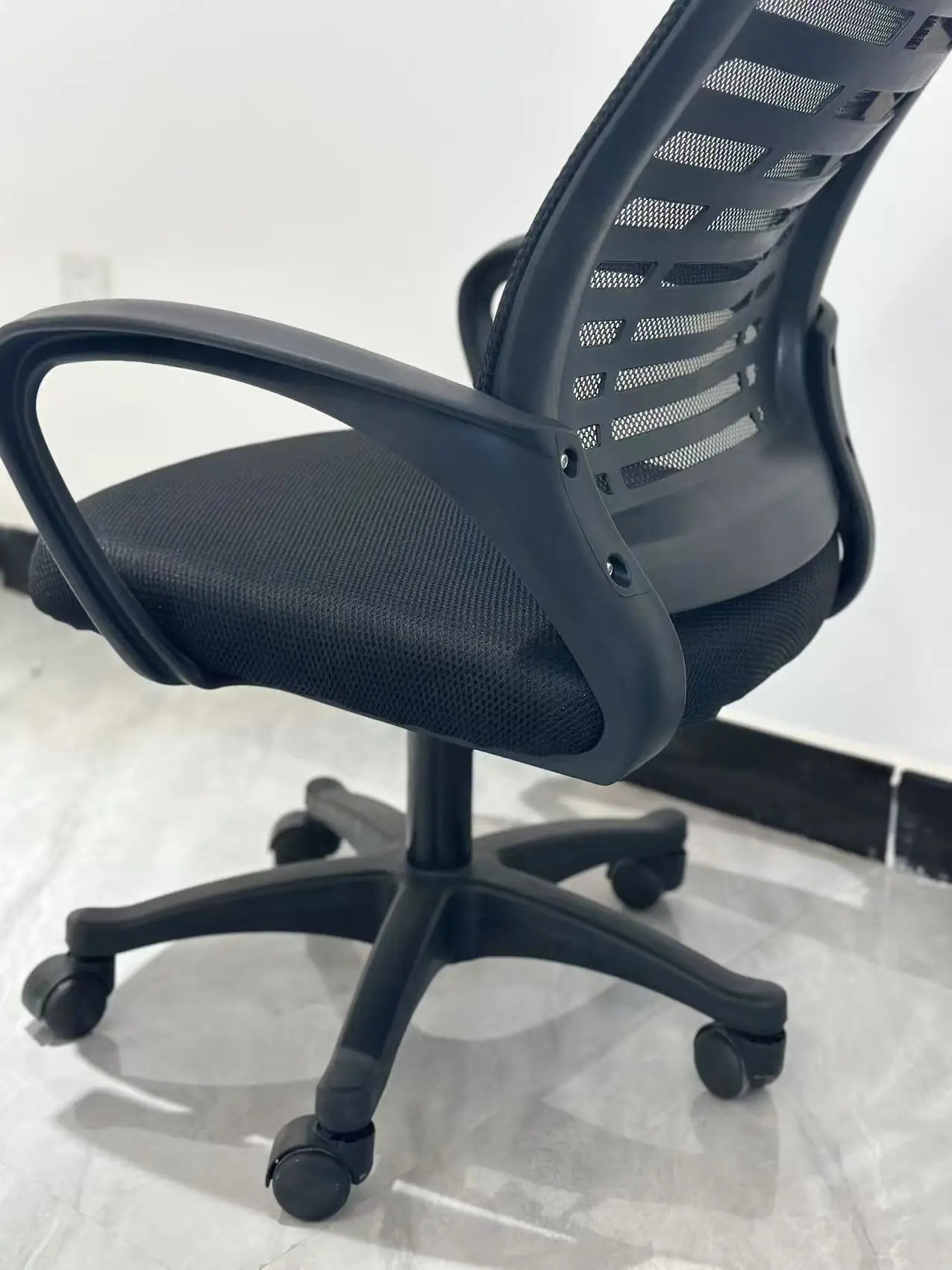 high back mesh headrest chair, mesh headrest chair, high back mesh chair, ergonomic mesh chair, mesh office chair, office chair with headrest, ergonomic high back chair, breathable mesh office chair, mesh executive chair, mesh task chair, mesh manager chair, mesh swivel chair, ergonomic swivel chair, high back swivel chair, high back office chair, office chair with lumbar support, mesh chair with lumbar support, ergonomic mesh headrest chair, adjustable headrest mesh chair, height adjustable mesh chair, reclining mesh chair, tilt lock mesh chair, synchro-tilt mesh chair (generic), multi-function mesh chair, mesh chair with armrests, adjustable armrest mesh chair, 3D armrest office chair (generic), 4D armrest mesh chair (generic), flip-up armrest mesh chair (generic), padded armrest mesh chair (generic), cushioned armrest office chair, high back ergonomic chair, tall back mesh chair, mesh chair for long hours, breathable backrest chair, ventilated mesh office chair, airflow mesh chair, cooling mesh chair, anti-sweat mesh chair, mesh back computer chair, mesh desk chair, professional mesh office chair, corporate office mesh chair, workstation mesh chair, task seating mesh chair, employee office mesh chair, admin mesh chair, managerial mesh chair, director mesh office chair, executive mesh headrest office chair, modern mesh office chair, contemporary mesh chair, minimalist mesh chair, stylish mesh chair, sleek mesh office chair, aesthetic mesh chair, premium mesh headrest chair, luxury mesh office chair, high-end mesh chair, durable mesh chair, heavy-duty mesh chair, sturdy mesh office chair, strong frame mesh chair, steel base mesh chair (generic), metal base mesh chair (generic), nylon base mesh chair (generic), aluminum base mesh chair (generic), chrome base mesh chair (generic), 5-star base mesh chair, stable office chair, anti-tip mesh chair, smooth wheel mesh chair, PU caster office chair (generic), silent rolling mesh chair, easy-rolling mesh chair, ergonomic posture support chair, spinal support mesh chair, back pain relief mesh chair, neck support headrest chair, adjustable neck rest mesh chair, cushioned headrest chair, padded headrest mesh chair, ergonomic headrest chair, curved back mesh chair, S-curve mesh chair, body-conforming mesh chair, seat cushioning mesh chair, padded seat office chair, foam seat mesh chair, thick padded mesh seat, comfortable mesh office chair, all-day comfort mesh chair, workstation comfort chair, typing chair mesh, computer workstation chair, professional ergonomic chair, gaming mesh chair, gamer mesh office chair, home office mesh chair, study mesh chair, student mesh chair, reading mesh chair, drafting mesh chair (generic), meeting room mesh chair, conference mesh chair, seminar mesh chair, training room mesh chair, collaborative office chair, coworking space chair, call center mesh chair, reception mesh chair, front office mesh chair, clinic mesh chair (generic), hospital mesh chair (generic), lab mesh chair (generic), showroom mesh chair (generic), retail mesh chair (generic), hospitality mesh chair (generic), hotel mesh chair (generic), salon mesh chair (generic), spa mesh chair (generic), industrial mesh office chair (generic), warehouse mesh chair (generic), factory office mesh chair (generic), BIFMA certified chair (generic), ANSI-certified mesh chair (generic), long-lasting mesh chair, performance mesh office chair, ergonomic workplace chair, productivity chair mesh, active sitting office chair, adjustable reclining mesh chair, mesh chair with tilt tension, lockable tilt mesh chair, free-floating tilt mesh chair, ergonomic tilt mesh chair, seat height adjustable mesh chair, gas lift mesh chair, Class 3 gas lift chair (generic), Class 4 gas lift chair (generic), smooth lift office chair, weight capacity mesh chair, high load mesh chair, reinforced frame office chair, scratch-resistant mesh chair, wear-resistant mesh chair, tear-resistant mesh back, flexible mesh chair, resilient mesh office chair, premium mesh fabric office chair, breathable mesh material chair, eco-friendly mesh chair (generic), recycled mesh fabric chair (generic), sustainable mesh chair (generic), ergonomic seating mesh chair, optimized posture chair, workplace wellness chair, comfortable headrest chair, adjustable seat depth mesh chair (generic), sliding seat mesh chair (generic), waterfall edge seat mesh chair, circulation-friendly mesh chair, pressure relief seat mesh chair, leg fatigue prevention chair, anti-fatigue mesh office chair, ergonomic everyday chair, multi-hour work chair, durable everyday office chair, long-hour seating mesh chair, IT office mesh chair, software developer chair, programmer mesh chair, designer mesh chair, editor mesh chair, architect mesh chair, creative workstation chair, content creator mesh chair, streaming mesh chair (generic), influencer mesh chair (generic), video editing mesh chair, trading mesh chair (generic), finance office mesh chair, operations office chair, HR office mesh chair, admin department chair, customer service mesh chair, ergonomic corporate chair, boardroom mesh chair, board meeting mesh chair, leadership office chair, executive team mesh chair, senior staff mesh chair, high-performance mesh chair, ultra-comfort mesh chair, mesh chair with headrest support, ergonomic mesh neck support, ergonomic upper-back support, ergonomic lower-back support, ergonomic dual support mesh chair, adjustable lumbar mesh chair (generic), built-in lumbar support chair, active lumbar mesh chair (generic), dynamic support mesh chair (generic), advanced ergonomic mesh chair, professional-grade mesh chair, commercial-grade mesh chair, contract-grade mesh chair, office furniture mesh chair, modern office seating, task seating ergonomic, everyday office seating mesh, office chair for back pain, recommended ergonomic chair (generic), top-rated mesh office chair (generic), trending mesh headrest chair (generic), popular ergonomic mesh chair (generic), best-selling mesh office chair (generic), customer favorite mesh chair (generic), easy assembly mesh chair, DIY assembly mesh chair, quick assembly office chair, tool-free assembly mesh chair (generic), easy maintenance mesh chair, easy-clean mesh chair, stain-resistant seat mesh chair (generic), odor-resistant mesh chair (generic), hygienic mesh chair, washable mesh back (generic), detachable headrest mesh chair (generic), removable headrest ergonomic chair, customizable mesh chair, adjustable mesh office seating, flexible mesh design chair, airflow enhanced mesh chair, energy-boosting ergonomic chair, movement-friendly mesh chair, dynamic posture mesh chair, workplace comfort mesh chair, ergonomic guided support chair, optimized office seating, comfortable seating mesh, comfy ergonomic chair, cushioned ergonomic headrest, relaxing office chair mesh, recline-friendly chair, nap mode mesh chair (generic), 135-degree reclining mesh chair (generic), rocking mesh chair (generic), tilt-and-lock mesh chair, smooth recline mesh chair, lever control mesh chair, multifunction lever mesh chair, gas cylinder height adjustable chair, heavy-duty caster mesh chair (generic), durable wheel mesh chair, glide-friendly mesh chair, 360-degree swivel mesh chair, rotatable mesh office chair, swivel headrest mesh chair (generic), seat rotation chair, ultra-breathable mesh chair, enhanced mesh airflow chair, temperature-regulated seating (generic), mesh support office chair, ergonomic user-friendly chair, personalized comfort chair, multi-adjustment mesh chair, tailor-fit mesh chair, comfort-optimized mesh chair, daily comfort office chair, modern workstation seating, indoor seating mesh, home furniture mesh chair, office furniture ergonomic, workspace chair mesh, productivity-enhancing chair, workflow-improving chair, employee-friendly seating, workplace ergonomics chair, fatigue-free office seating, back support mesh chair, shoulder support mesh chair, neck rest ergonomic chair, head support mesh chair, adjustable angle headrest chair, tilt adjustable headrest, pivoting headrest mesh chair (generic), flexible headrest chair, breathable headrest mesh, durable headrest mesh chair, strong headrest frame mesh chair, reinforced headrest ergonomic chair, soft mesh headrest chair, break-resistant mesh headrest, high mesh back chair, tall ergonomic backrest chair, extended back mesh chair, elevated back mesh chair, ergonomic contour backrest, ergonomic curve mesh chair, spine alignment mesh chair, body alignment office chair, ultra-ergonomic mesh chair, all-purpose mesh office chair, universal mesh desk chair, versatile mesh chair, multipurpose office chair, hybrid work mesh chair, work-from-home mesh chair, home workstation mesh chair, apartment mesh office chair, condo mesh chair, small office ergonomic chair, compact mesh office chair, office chair for tight spaces, coworking ergonomic chair, shared workspace mesh chair, collaborative furniture mesh chair, active office seating solution, comfort-first mesh chair, breathable seating ergonomic, ventilated headrest chair, durable office seating mesh, efficiency chair ergonomic, focus-enhancing mesh chair, concentration office chair, workstation comfort seat, professional mesh chair, office-grade mesh chair, top-quality mesh chair, premium office comfort, interior-friendly mesh chair, décor-matching office chair, modern home office chair, stylish ergonomic mesh, aesthetic workspace chair, upgraded office chair mesh, furniture upgrade mesh chair, refined ergonomic chair, contemporary seating mesh, essential office chair, everyday work chair, daily-use ergonomic mesh, productivity-supporting chair, workplace wellness seat, ergonomic mesh seating solution, longevity mesh chair, high-use office mesh chair, all-day working chair, office health chair, comfort-centric ergonomic chair, mesh back support chair, mesh ergonomic desk chair, structured support mesh chair, high support mesh headrest chair, ventilated ergonomic chair, lightweight mesh office chair, easy-moving office chair mesh, resilient ergonomic chair, reliable office chair, sturdy comfortable mesh chair, innovative mesh chair design, advanced mesh seating, technology-inspired mesh chair, posture-correcting mesh chair, comfort engineered chair, mesh chair with performance design, airflow optimized ergonomic chair, hard-wearing mesh chair, premium durability mesh, value ergonomic chair, cost-effective mesh office chair (generic), budget mesh headrest chair (generic), affordable mesh ergonomic chair (generic), indoor mesh chair, professional work seating mesh, flexible ergonomic seating, modern task chair mesh, human-centered ergonomic chair, office seating solution mesh, complete ergonomic chair, meeting ergonomic standards chair (generic), executive high back seating, manager ergonomic mesh, leadership mesh chair, senior executive mesh chair, premium headrest seating, full-body support mesh chair, ergonomic body contour chair, mesh chair with cushioning, foam-padded ergonomic mesh chair, seat comfort mesh chair, long-term comfort chair, ventilated seat mesh chair (generic), breathable seat ergonomic, innovative headrest mesh chair, adjustable ergonomics chair, full-mesh ergonomic chair, mesh back mesh seat chair (generic)