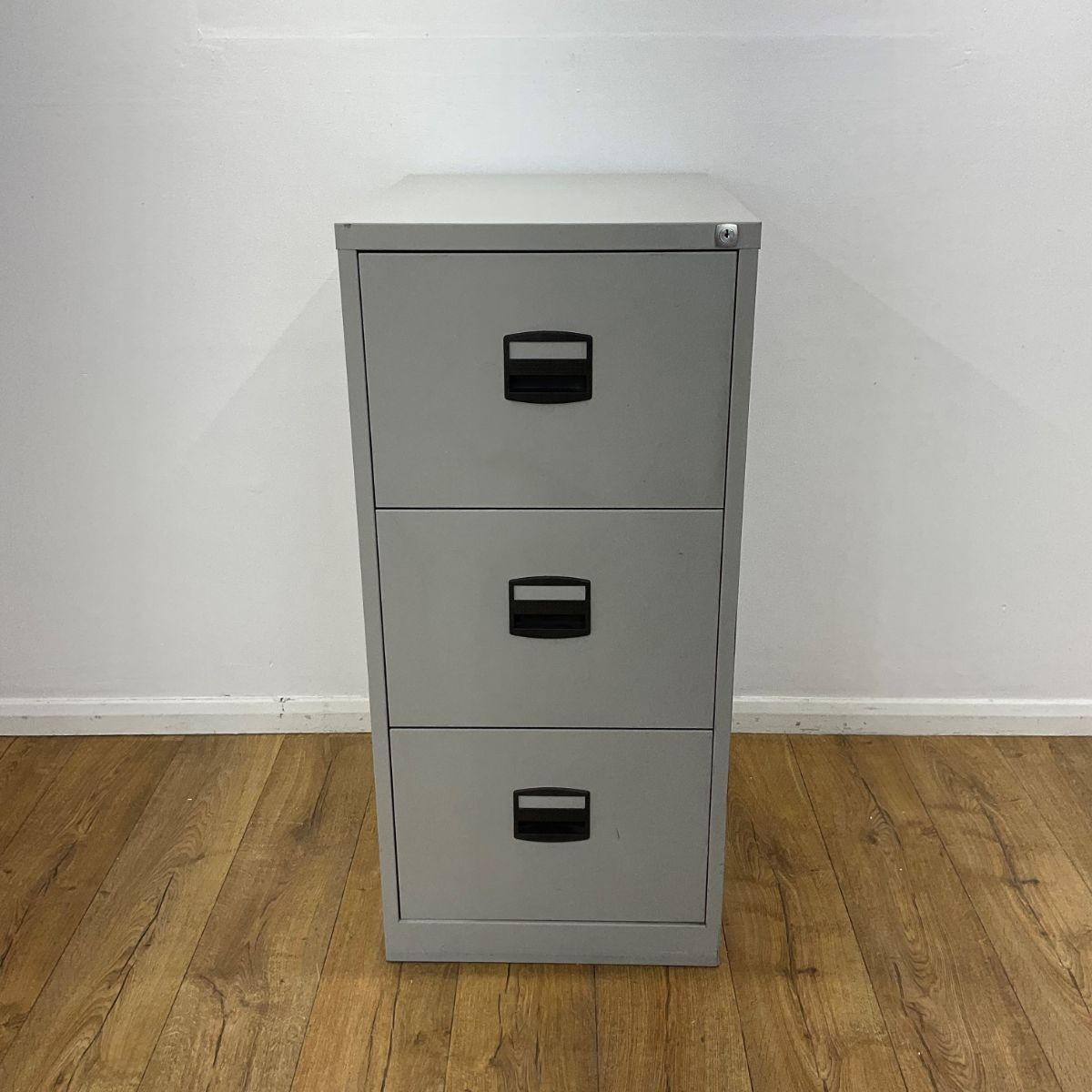 3-drawer steel office cabinet, steel office cabinet, metal office cabinet, 3 drawer metal cabinet, steel filing cabinet, office filing cabinet, vertical filing cabinet, steel storage cabinet, office storage drawers, 3 drawer office cabinet, steel pedestal cabinet, metal pedestal cabinet, office drawer unit, steel drawer unit, lockable steel cabinet, lockable office cabinet, secure office cabinet, secure filing cabinet, lockable drawers cabinet, steel document cabinet, office document cabinet, office storage cabinet, steel file cabinet, 3-tier steel cabinet, 3 compartment steel cabinet, robust steel cabinet, durable steel office cabinet, heavy-duty steel cabinet, reinforced steel cabinet, steel office storage, office supplies cabinet, stationary steel cabinet, steel organization cabinet, office organizer cabinet, steel archive cabinet, archive filing cabinet, document storage steel cabinet, record storage cabinet, steel records cabinet, legal size steel cabinet, A4 steel filing cabinet, letter size filing cabinet, 3 drawer vertical file cabinet, steel office drawer chest, steel drawer filing system, office drawer system, metal drawer system, steel drawer organizer, office file storage cabinet, office document drawers, steel paperwork cabinet, secure paperwork cabinet, office stationery drawer cabinet, office equipment storage cabinet, metal office furniture cabinet, steel office furniture unit, corporate office storage cabinet, commercial steel cabinet, industrial steel cabinet, professional office filing cabinet, workplace storage cabinet, administrative office cabinet, HR office cabinet, finance office cabinet, accounts department cabinet, operations office cabinet, reception office cabinet, manager office cabinet, director office cabinet, CEO office cabinet, staff office cabinet, school office cabinet, hospital office cabinet, clinic office cabinet, government office steel cabinet, public office cabinet, institutional steel cabinet, educational steel cabinet, multipurpose steel office cabinet, multi-use steel cabinet, universal steel storage cabinet, office room drawer cabinet, workspace steel cabinet, office organization steel cabinet, ergonomic office storage cabinet, space-saving steel cabinet, compact steel office cabinet, narrow steel cabinet, tall steel filing cabinet, medium steel cabinet, standard steel cabinet, freestanding steel office cabinet, floor standing steel cabinet, fixed position steel cabinet, anti-tilt steel cabinet, anti-tip filing cabinet, anti-slip base steel cabinet, stable steel filing cabinet, wobble-free steel cabinet, rust-resistant steel cabinet, corrosion-resistant steel cabinet, powder-coated steel cabinet, scratch-resistant steel cabinet, dent-resistant steel cabinet, impact-resistant steel cabinet, waterproof steel cabinet, moisture-resistant steel office cabinet, fire-resistant steel cabinet (general), heat-resistant steel cabinet, office safety cabinet, safety lock steel cabinet, anti-theft steel cabinet, secure lock 3 drawer cabinet, dual-lock steel cabinet, central locking steel cabinet, individual lock drawers cabinet, key lock steel cabinet, cylinder lock steel cabinet, heavy-duty lock filing cabinet, high-security filing cabinet, tamper-resistant steel cabinet, steel cabinet with label holders, drawer label frame cabinet, identification tag drawer cabinet, steel drawer handles cabinet, metal handle drawer cabinet, ergonomic handle steel cabinet, smooth pull drawer cabinet, sliding drawer steel cabinet, ball-bearing drawer slides cabinet, smooth-glide file cabinet, easy-slide drawer cabinet, quiet drawer steel cabinet, soft-close drawer steel cabinet, deep drawer steel cabinet, shallow drawer cabinet, mixed depth drawers cabinet, file drawer steel cabinet, stationery drawer steel cabinet, supplies drawer steel cabinet, multi-purpose drawers cabinet, office tools storage cabinet, printer paper cabinet, documents and forms cabinet, filing and storage cabinet, structured storage steel cabinet, categorized filing cabinet, office workflow cabinet, productivity steel storage, office efficiency cabinet, workspace organization cabinet, office decluttering cabinet, clean office storage cabinet, neat office filing cabinet, modern steel cabinet, contemporary steel cabinet, minimalist office cabinet, traditional steel cabinet, classic office filing cabinet, industrial style steel cabinet, office interior cabinet, matching office furniture cabinet, grey steel cabinet, white steel cabinet, black steel cabinet, beige steel cabinet, two-tone steel cabinet, powder coated finish cabinet, matte finish steel cabinet, glossy finish steel cabinet, textured finish cabinet, workplace storage solution, office furniture storage cabinet, steel drawer cupboard, office drawer cupboard, metal drawer cupboard, filing cupboard steel, steel file cupboard, workplace metal cabinet, robust drawer cabinet, tough steel cabinet, office archive drawer cabinet, confidential file storage cabinet, secure documentation cabinet, legal document steel cabinet, medical record steel cabinet, patient file steel cabinet, accounting file cabinet, policy file cabinet, contracts storage steel cabinet, operations documents cabinet, HR files drawer cabinet, office archival cabinet, long-term storage steel cabinet, reference file steel cabinet, administrative filing cabinet, versatile steel cabinet, adjustable steel cabinet, high capacity steel cabinet, large capacity drawer cabinet, heavy load drawer cabinet, reinforced drawer cabinet, anti-collapse drawer cabinet, weight-bearing steel cabinet, long-lasting steel cabinet, commercial grade steel cabinet, industry grade steel cabinet, enterprise office filing cabinet, contract grade steel cabinet, BIFMA-style steel cabinet, office renovation cabinet, workspace upgrade cabinet, new office setup cabinet, startup office cabinet, executive office filing cabinet, directors files cabinet, office file management cabinet, classification steel cabinet, filing room steel cabinet, document control cabinet, office compliance storage, legal compliance file cabinet, recordkeeping steel cabinet, filing solutions steel cabinet, storage enhancement cabinet, office redesign storage cabinet, efficient office steel cabinet, practical drawer cabinet, functional steel office cabinet, everyday office storage cabinet, essential office filing cabinet, must-have office storage, best steel filing cabinet, popular steel drawer cabinet, top-rated steel cabinet, customer favorite office cabinet, best-selling drawer cabinet, trusted office storage cabinet, reliable steel office cabinet, long-term use steel cabinet, eco-friendly steel cabinet, recyclable steel cabinet, sustainable steel storage, green office steel cabinet, low maintenance steel cabinet, easy clean steel cabinet, wipeable steel cabinet, hygiene-friendly steel cabinet, clinic-grade steel filing cabinet, hospital-grade steel cabinet, corporate-grade steel filing cabinet, business-class steel office cabinet, premium steel office cabinet, high-quality steel cabinet, superior steel filing cabinet, well-engineered steel cabinet, precision-built steel cabinet, high performance steel cabinet, efficient filing cabinet, space-optimized cabinet, drawer stacking cabinet, vertical office drawer cabinet, upright steel cabinet, file management cabinet, workplace storage hub, document station steel cabinet, admin storage solution, classified document cabinet, secure file storage unit, metal office storage furniture, professional filing solution, office resource drawer cabinet, steel office chest, office drawer chest, compact file chest steel, office archive box cabinet, office operations steel cabinet, meeting room storage cabinet, shared office storage cabinet, open-plan office cabinet, corporate workplace cabinet, back office steel cabinet, front office filing cabinet, reception office storage cabinet, functional workplace drawer cabinet, business filing cabinet, office filing solution, record storage solution, multi-file drawer cabinet, multipurpose filing drawers, metal drawer chest, secure office chest, office cabinet for documents, office cabinet for supplies, office cabinet for paperwork, steel cabinet for contracts, strong metal cabinet, premium metal filing cabinet, and countless more optimized variations related to steel cabinets, filing, storage, drawers, office furniture, and organizational search intents.